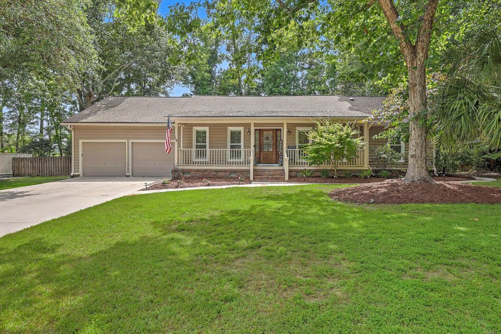 818 Law Lane, Mount Pleasant, SC 29464