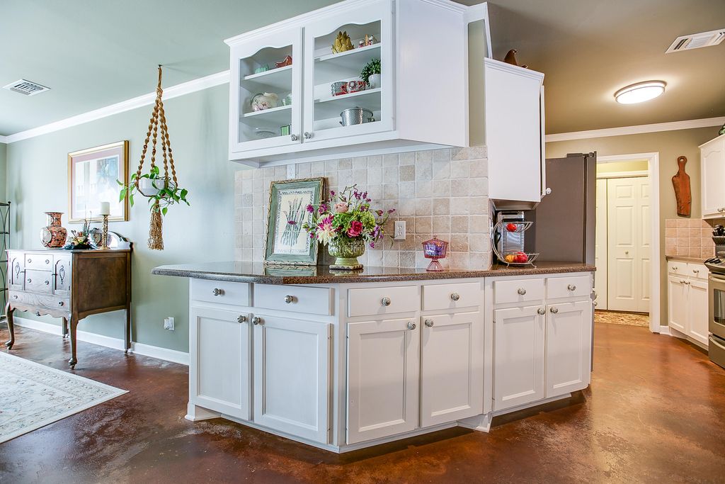 Image 13 of property listing at 3654 Apollo Lane, San Angelo, TX 76903