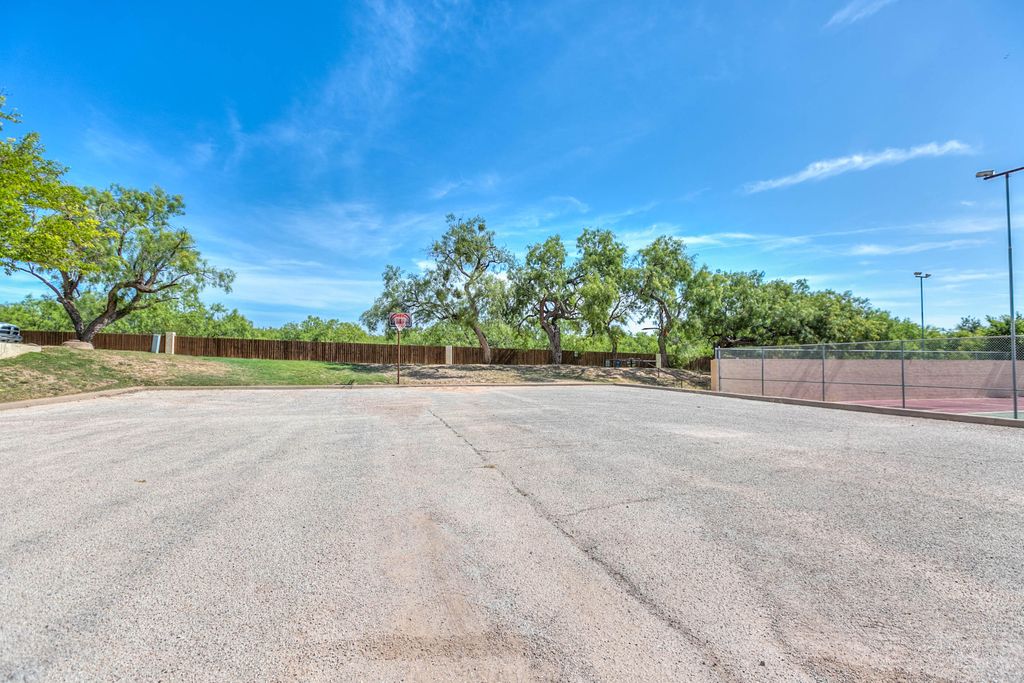 Image 31 of property listing at 3654 Apollo Lane, San Angelo, TX 76903