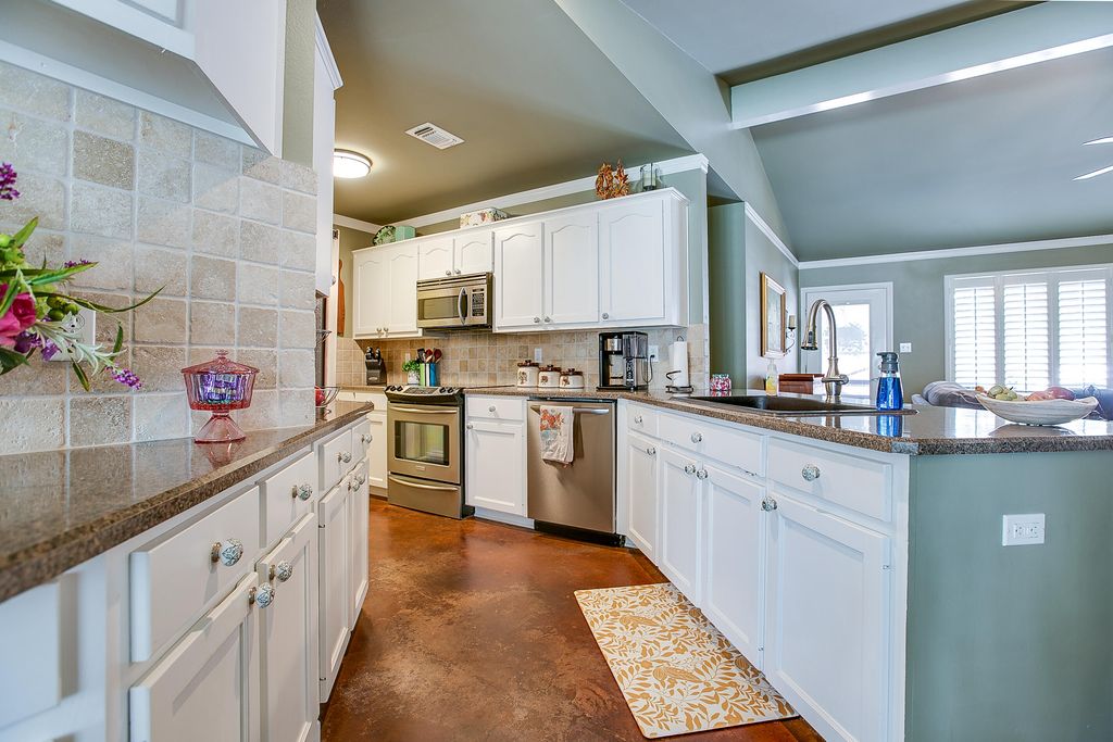 Image 5 of property listing at 3654 Apollo Lane, San Angelo, TX 76903