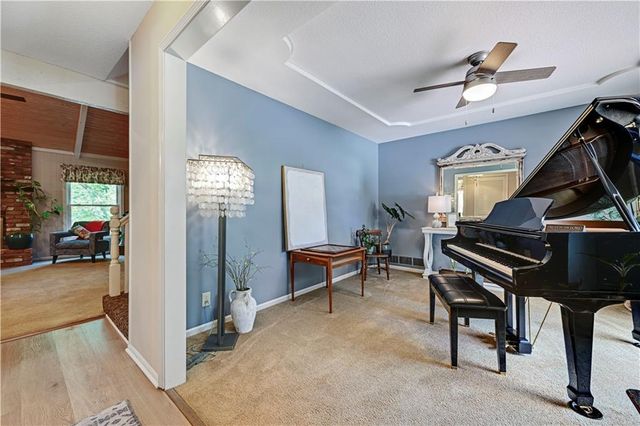 6932 Cottonwood Drive, Shawnee, KS 66216