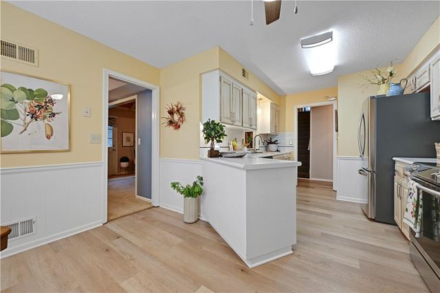 6932 Cottonwood Drive, Shawnee, KS 66216