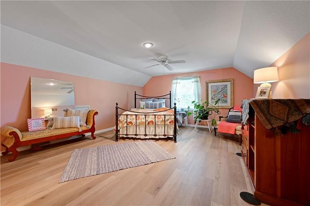 6932 Cottonwood Drive, Shawnee, KS 66216