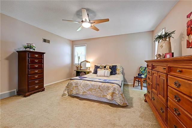 6932 Cottonwood Drive, Shawnee, KS 66216