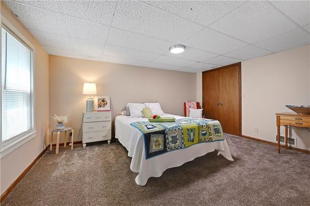 6932 Cottonwood Drive, Shawnee, KS 66216