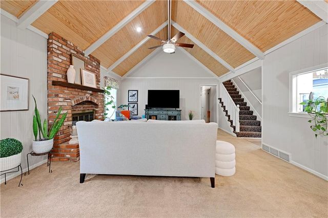 6932 Cottonwood Drive, Shawnee, KS 66216