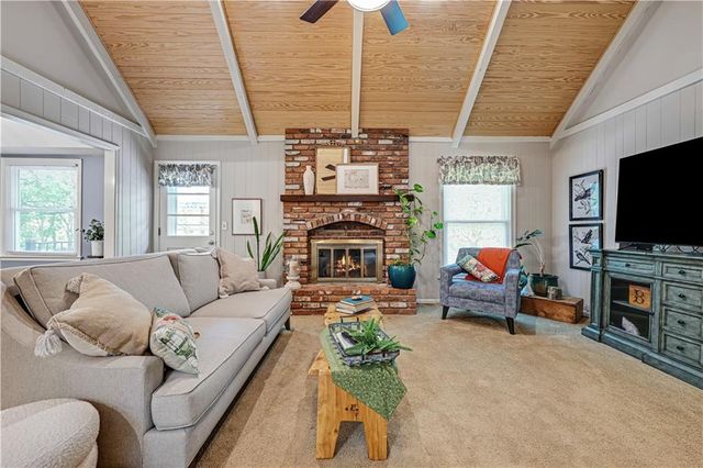 6932 Cottonwood Drive, Shawnee, KS 66216