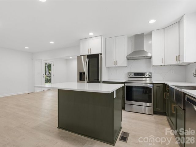 3633 Rosehaven Drive, Charlotte, NC 28205