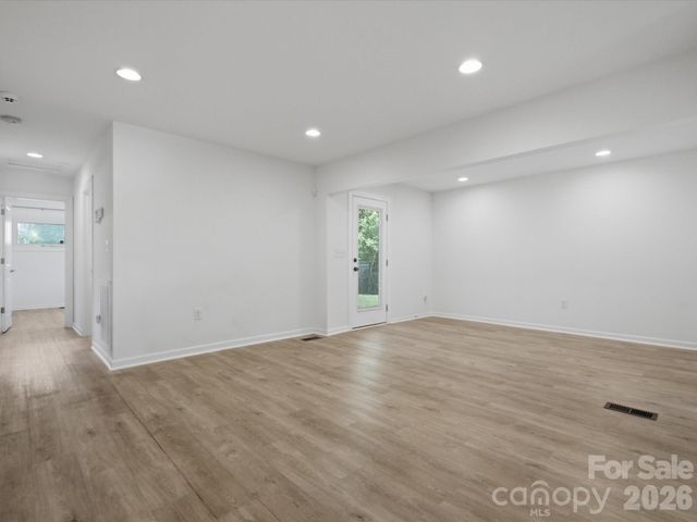 3633 Rosehaven Drive, Charlotte, NC 28205