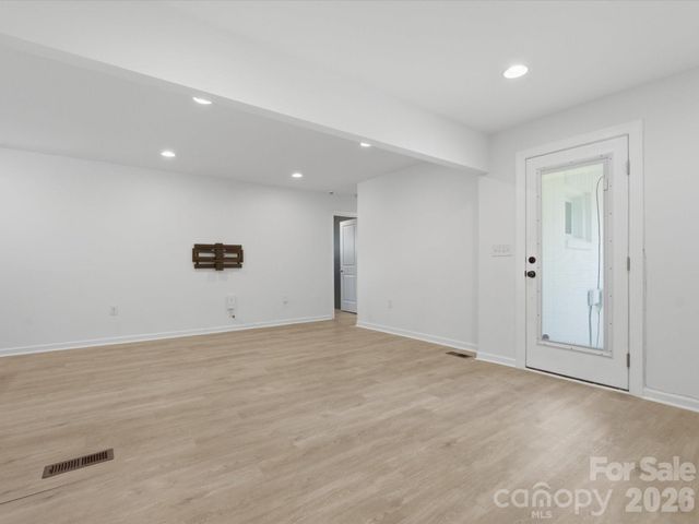 3633 Rosehaven Drive, Charlotte, NC 28205