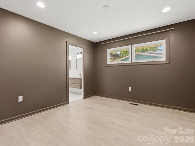 3633 Rosehaven Drive, Charlotte, NC 28205