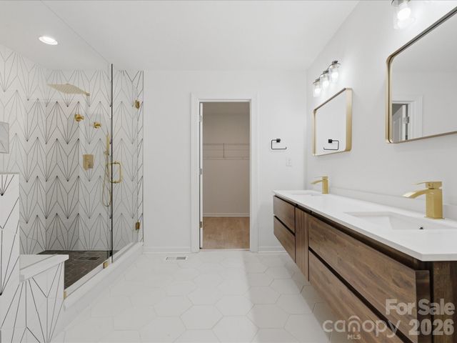 3633 Rosehaven Drive, Charlotte, NC 28205