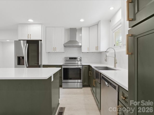 3633 Rosehaven Drive, Charlotte, NC 28205