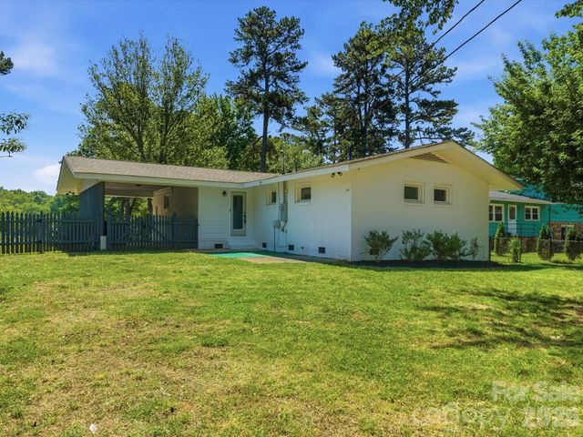 3633 Rosehaven Drive, Charlotte, NC 28205