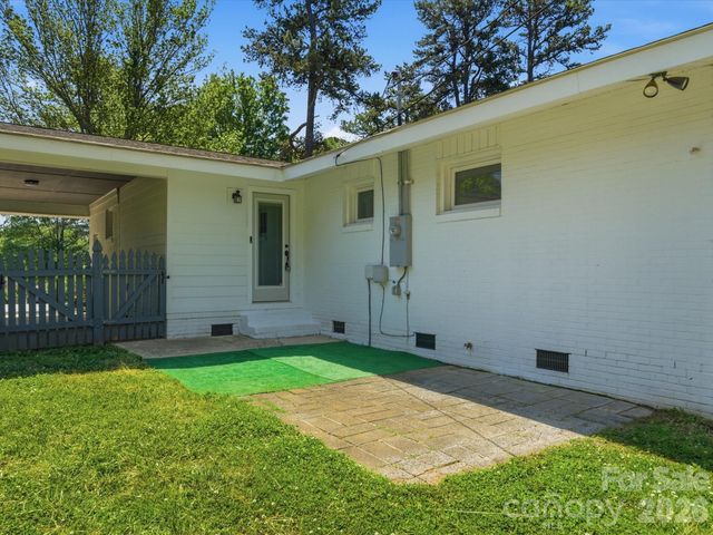 3633 Rosehaven Drive, Charlotte, NC 28205