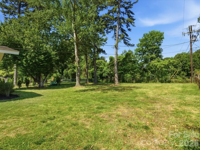 3633 Rosehaven Drive, Charlotte, NC 28205