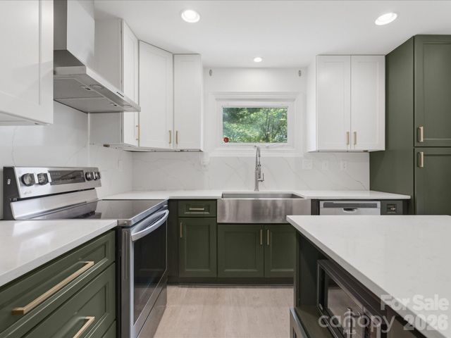 3633 Rosehaven Drive, Charlotte, NC 28205