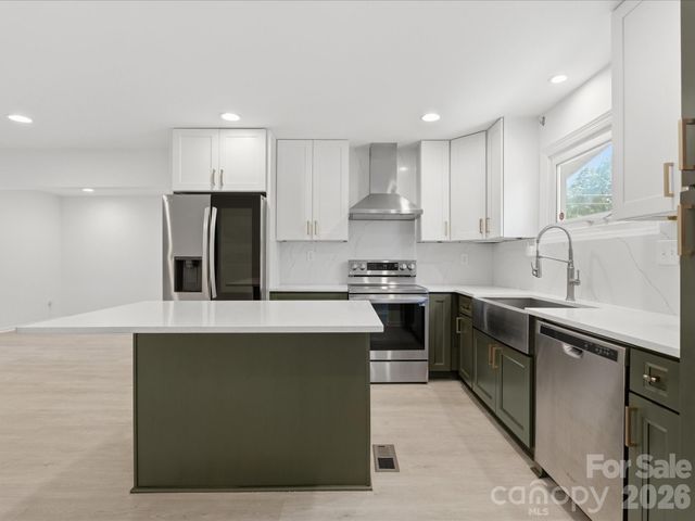 3633 Rosehaven Drive, Charlotte, NC 28205