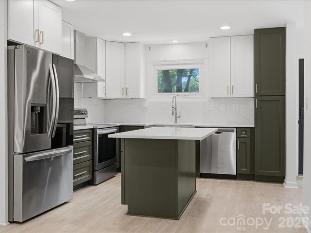 3633 Rosehaven Drive, Charlotte, NC 28205