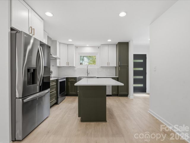 3633 Rosehaven Drive, Charlotte, NC 28205