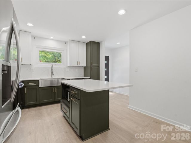 3633 Rosehaven Drive, Charlotte, NC 28205