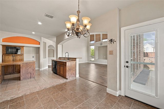 522 Basswood Trail, Garland, TX 75040