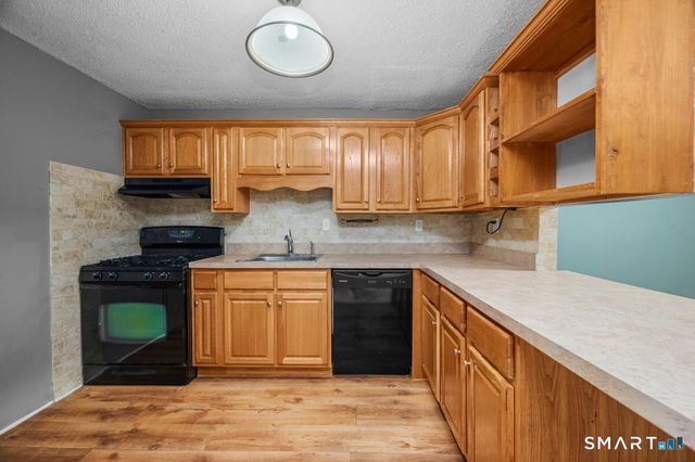 183 Williamstown Court 183, Newington, CT 06111