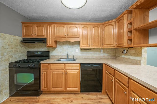 183 Williamstown Court 183, Newington, CT 06111