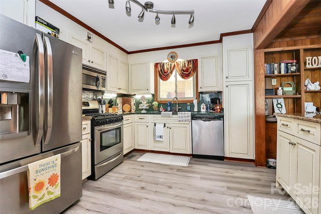 160 Quail Hollow Drive, Kings Mountain, NC 28086