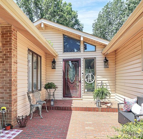 160 Quail Hollow Drive, Kings Mountain, NC 28086