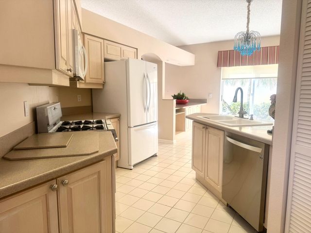 48 Via Del Corso, Palm Beach Gardens, FL 33418