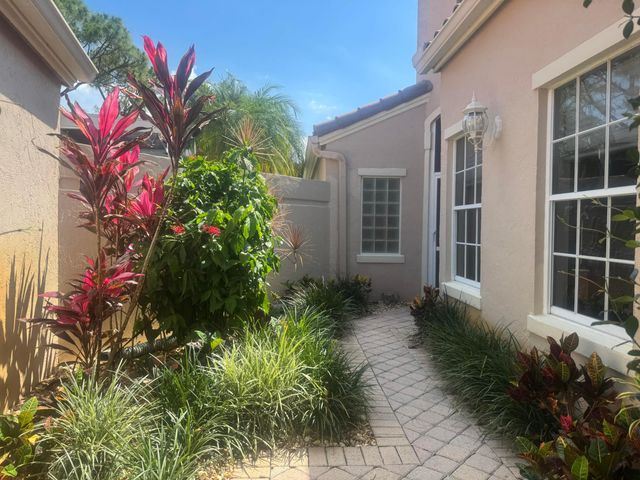 48 Via Del Corso, Palm Beach Gardens, FL 33418