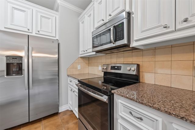 209 April Waters Drive W, Conroe, TX 77356