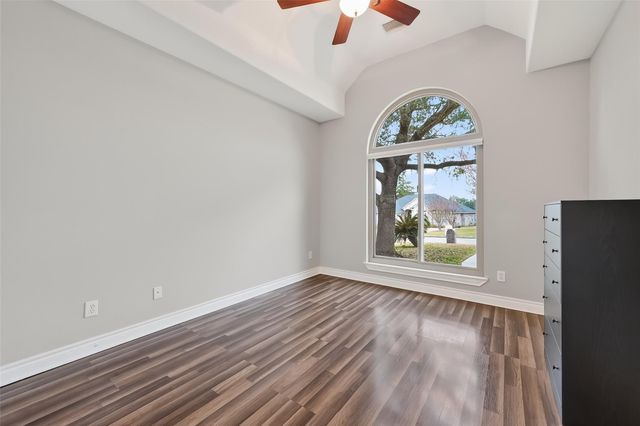 209 April Waters Drive W, Conroe, TX 77356