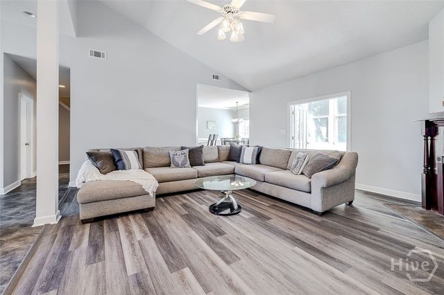 16 Glennmary Lane E, Richmond Hill, GA 31324