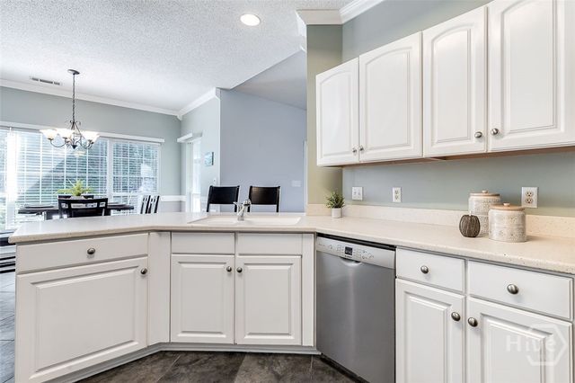 16 Glennmary Lane E, Richmond Hill, GA 31324