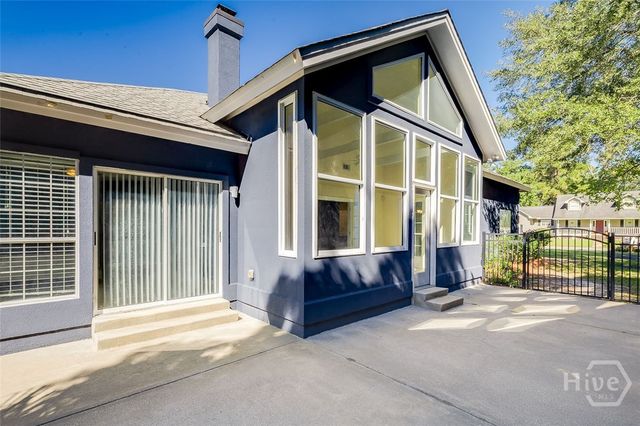 16 Glennmary Lane E, Richmond Hill, GA 31324