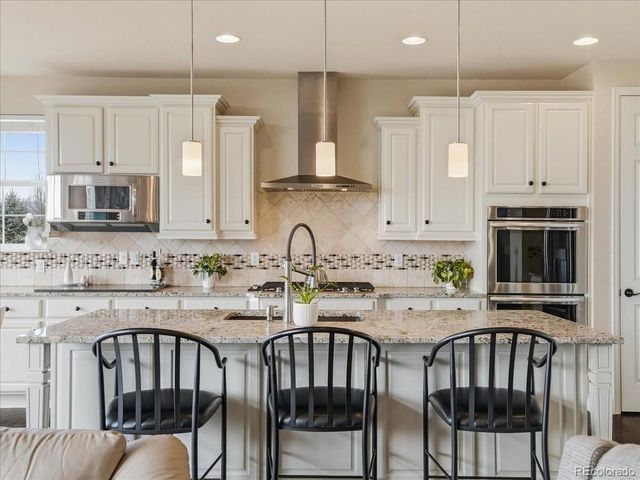 2252 Front Range Ct, Erie, CO 80516