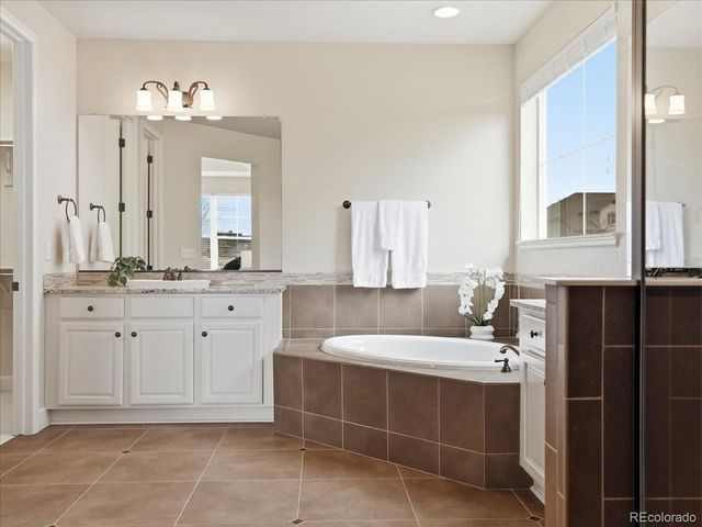 2252 Front Range Ct, Erie, CO 80516