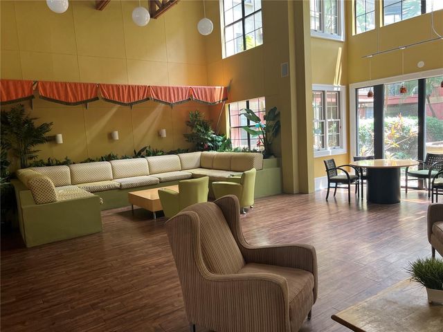 911 N ORANGE AVENUE 127, Orlando, FL 32801