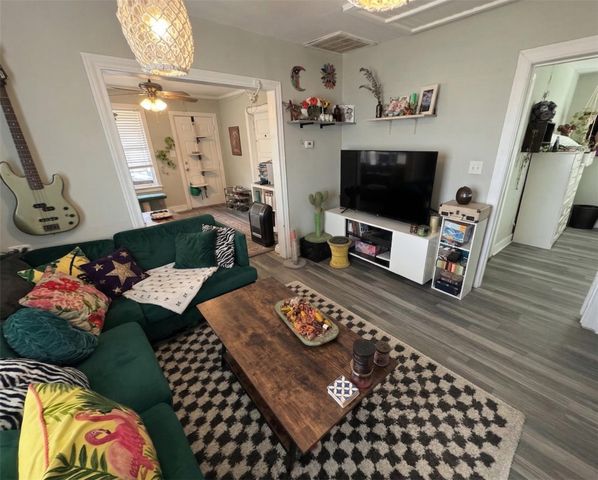 214 Palmyra Street, Houston, TX 77022