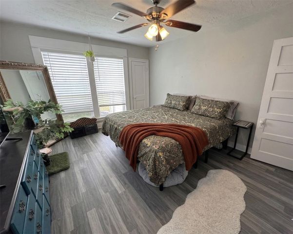 214 Palmyra Street, Houston, TX 77022