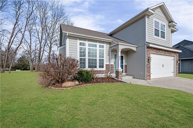 802 154th Circle, Basehor, KS 66007