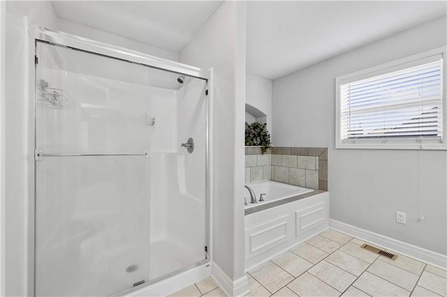 802 154th Circle, Basehor, KS 66007