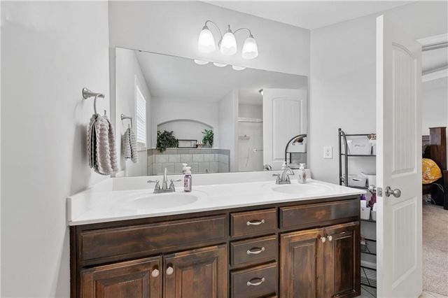 802 154th Circle, Basehor, KS 66007