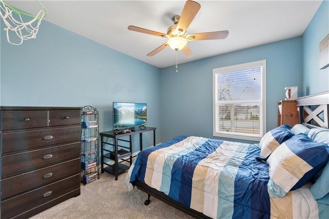 802 154th Circle, Basehor, KS 66007