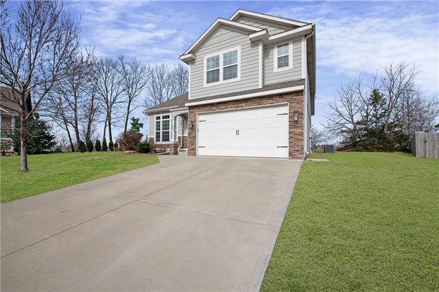 802 154th Circle, Basehor, KS 66007