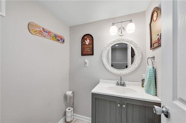 802 154th Circle, Basehor, KS 66007