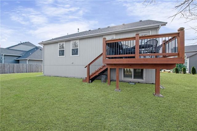 802 154th Circle, Basehor, KS 66007