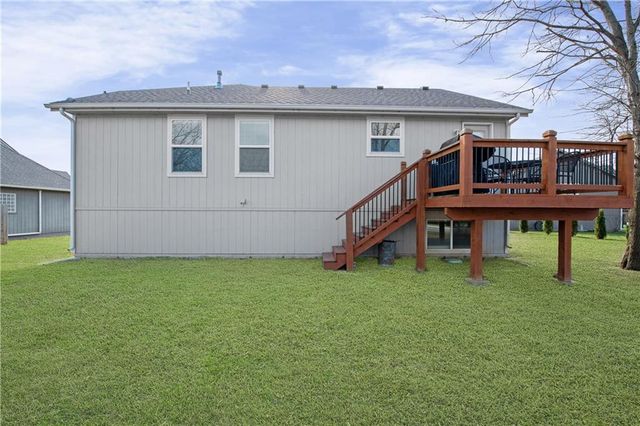 802 154th Circle, Basehor, KS 66007